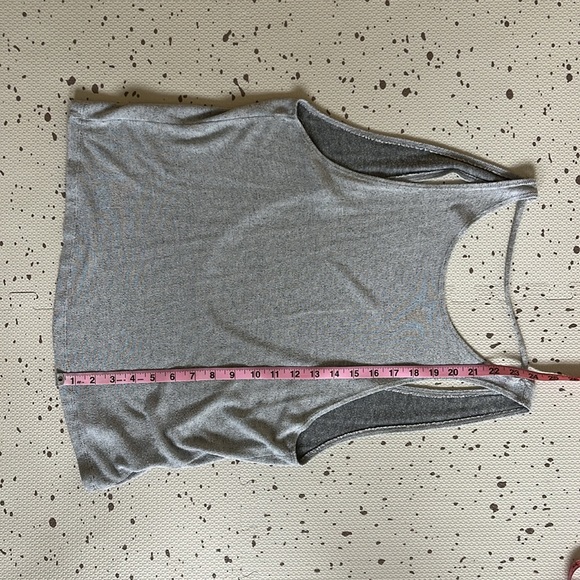 💘 OPEN BACK LOOSE GRAY TANK - Picture 5 of 5